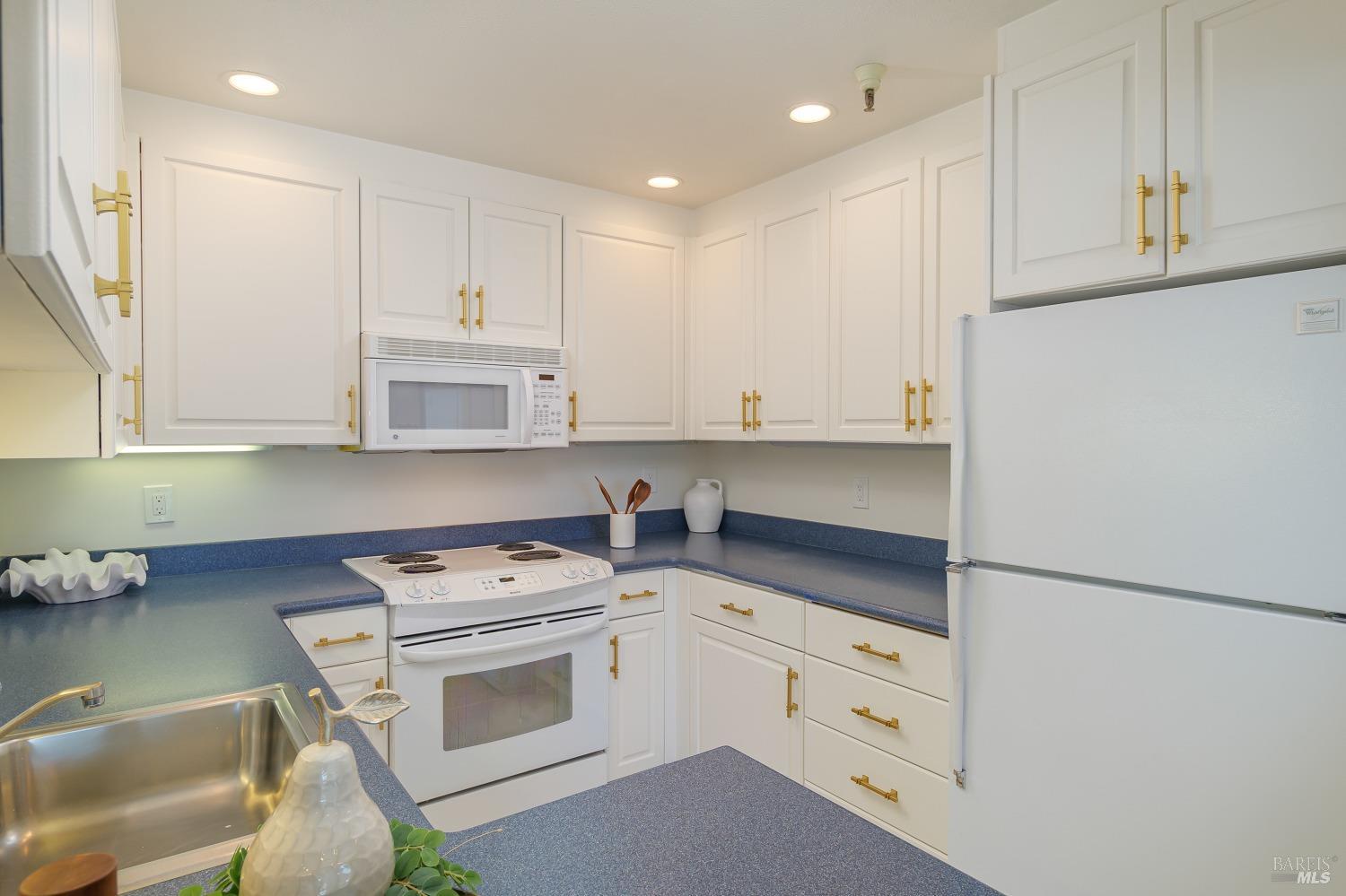 Detail Gallery Image 25 of 60 For 100 Thorndale Dr #424,  San Rafael,  CA 94903 - 2 Beds | 2 Baths