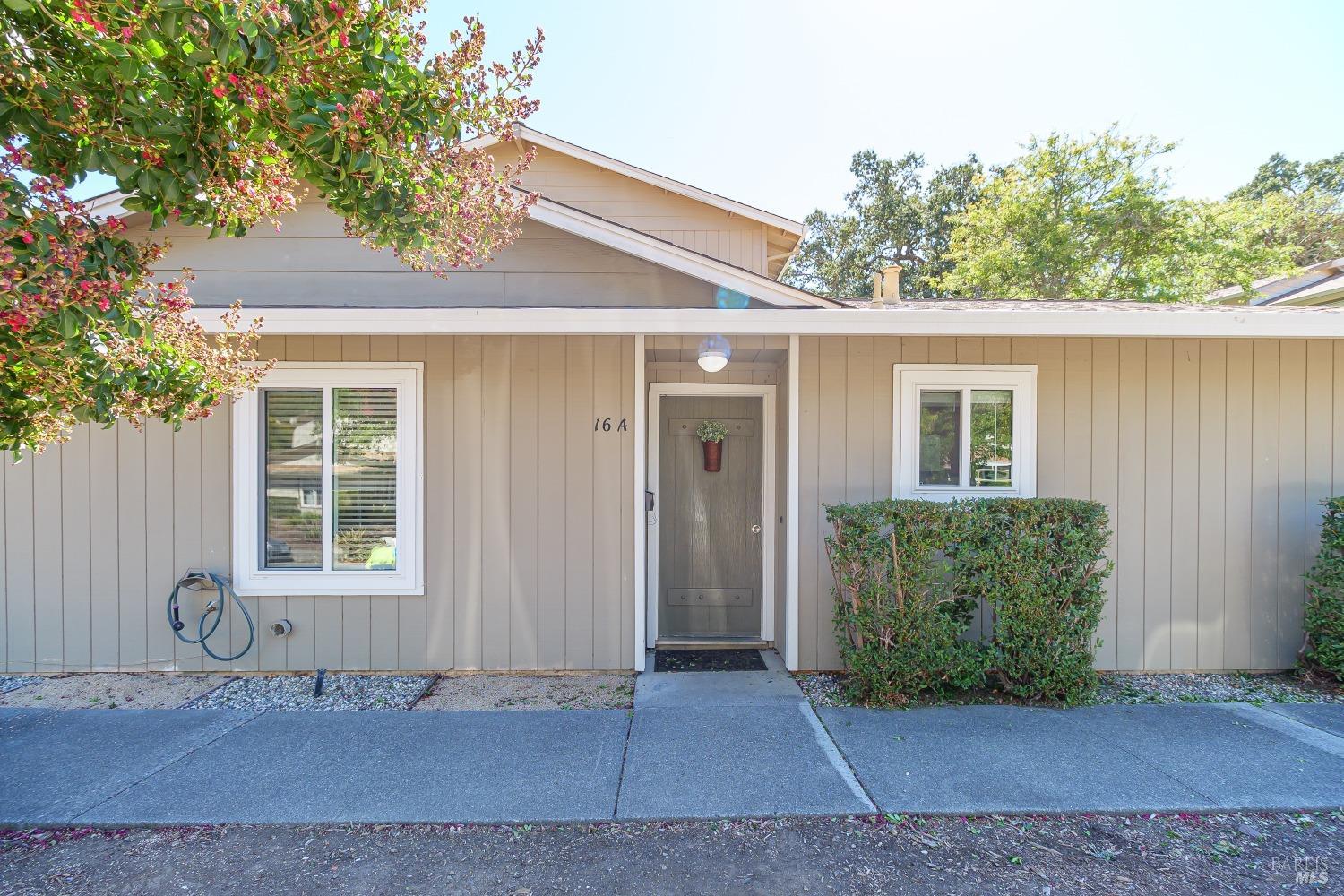 Detail Gallery Image 1 of 1 For 16 Oliva Dr a,  Novato,  CA 94947 - 3 Beds | 1/1 Baths