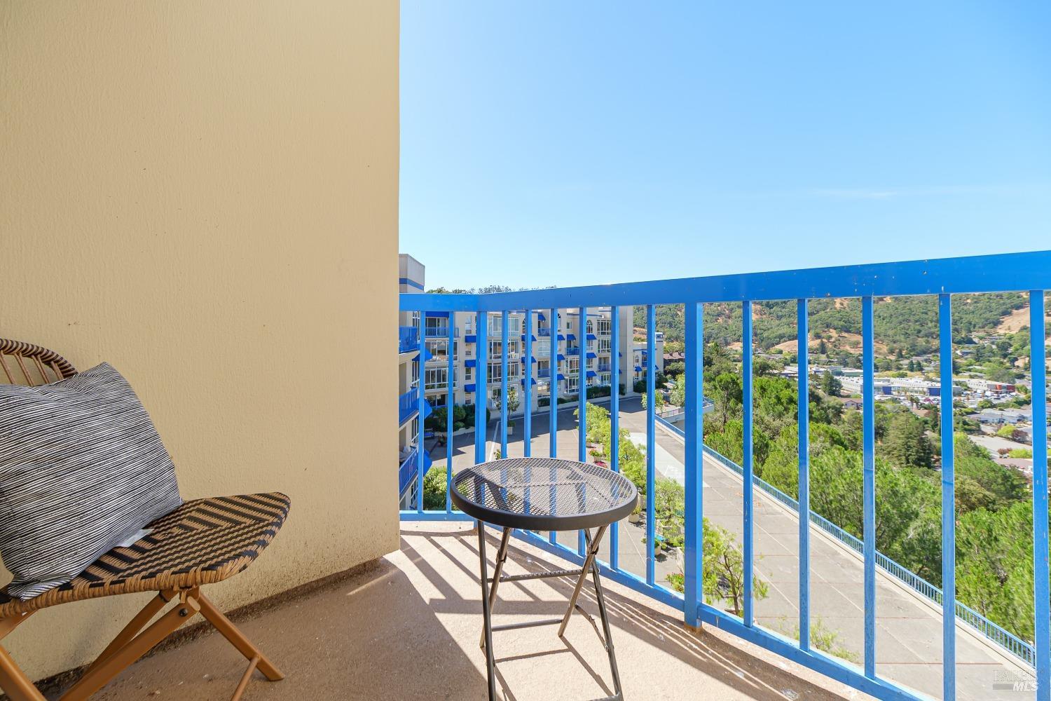 Detail Gallery Image 4 of 60 For 100 Thorndale Dr #424,  San Rafael,  CA 94903 - 2 Beds | 2 Baths