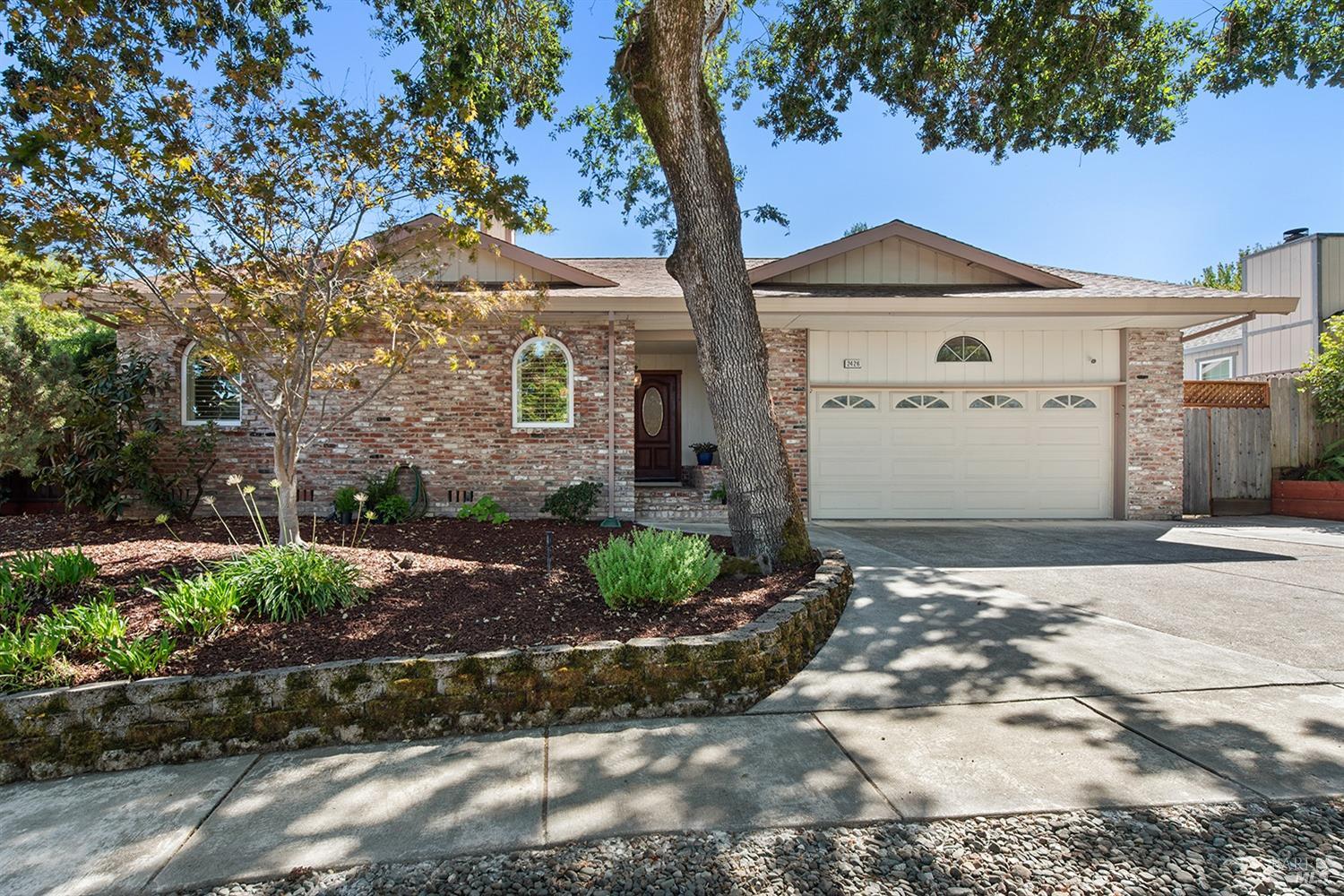 Detail Gallery Image 1 of 1 For 2426 Kamloops Ct, Santa Rosa,  CA 95405 - 3 Beds | 2 Baths