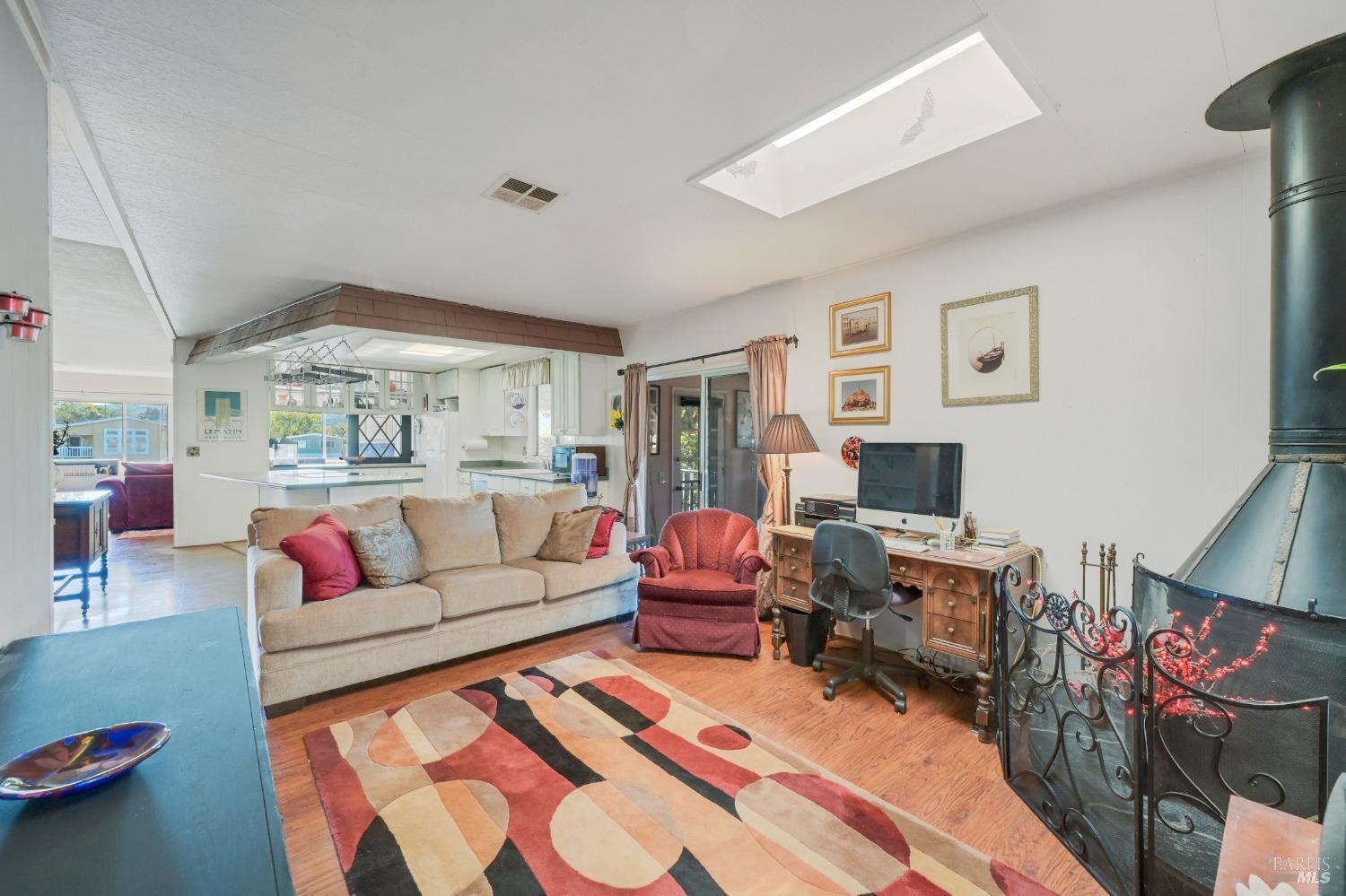 Detail Gallery Image 16 of 40 For 196 Isle Royale Ct, San Rafael,  CA 94903 - 3 Beds | 2 Baths