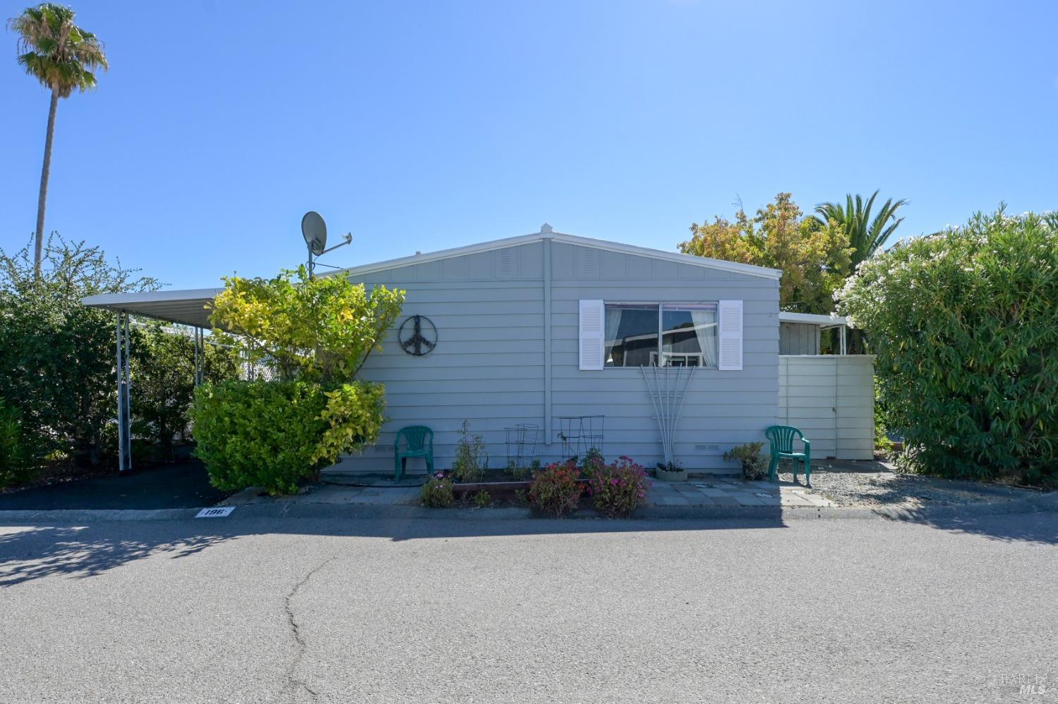 Detail Gallery Image 8 of 40 For 196 Isle Royale Ct, San Rafael,  CA 94903 - 3 Beds | 2 Baths