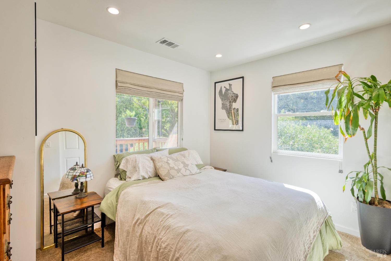 Detail Gallery Image 8 of 27 For 32067 Mccray Rd, Cloverdale,  CA 95425 - 3 Beds | 2 Baths