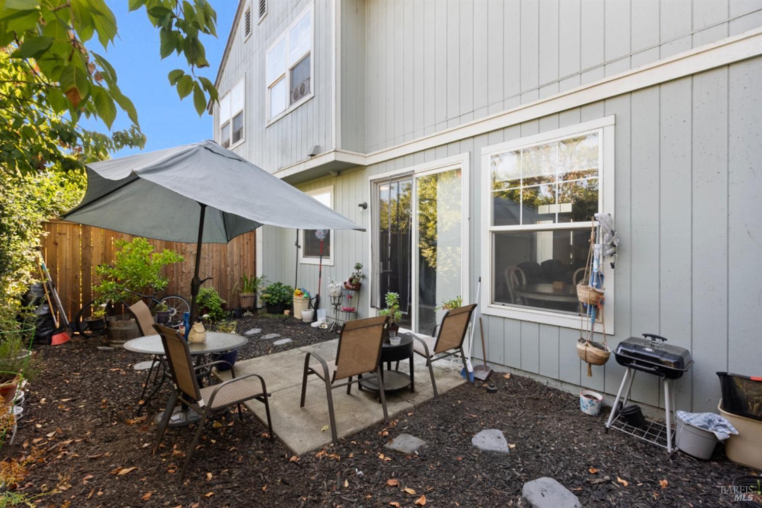 Detail Gallery Image 9 of 23 For 1507 Pinebrook Pl, Santa Rosa,  CA 95403 - 3 Beds | 2/1 Baths