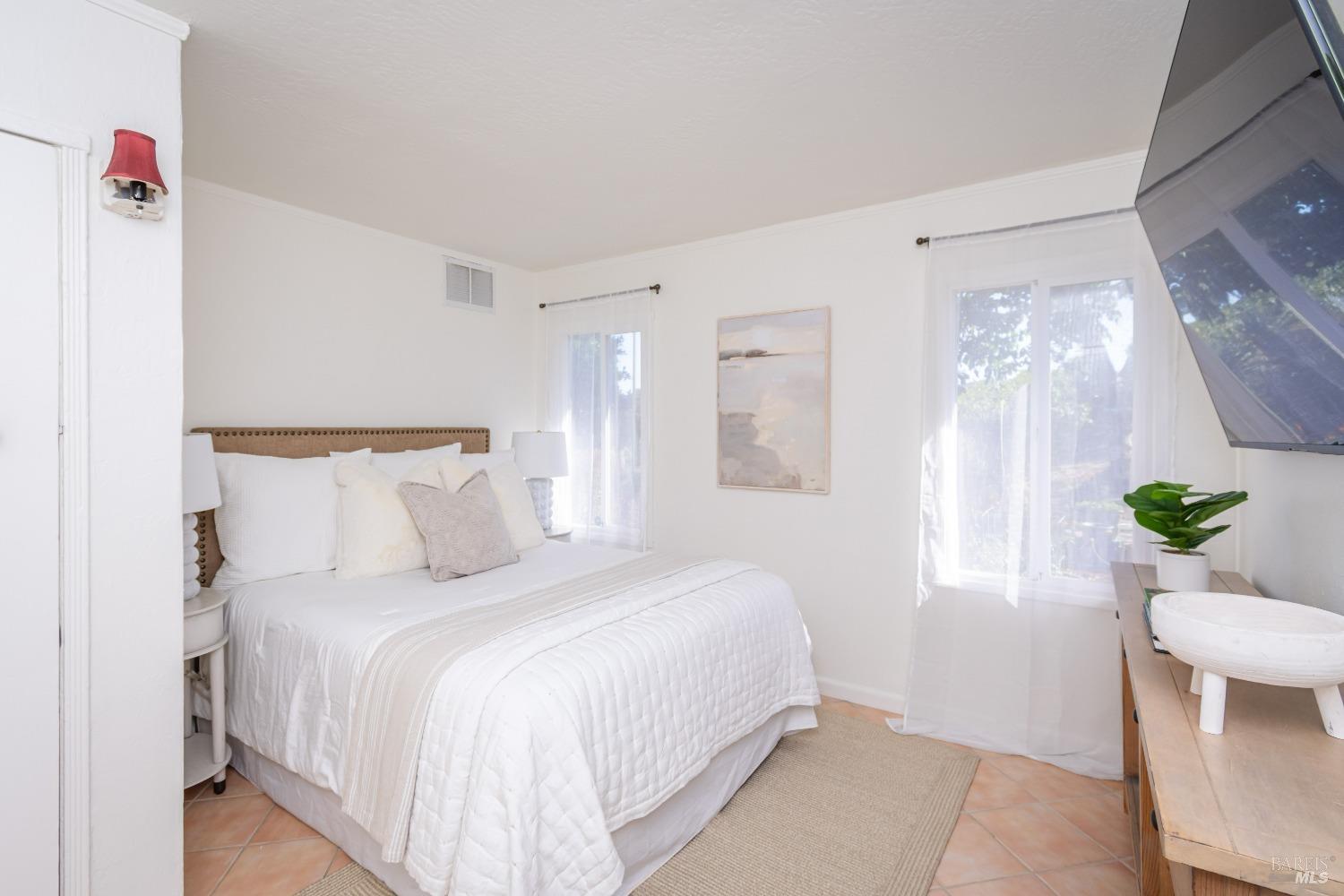 Detail Gallery Image 20 of 54 For 1111 Bayview Ave, Napa,  CA 94559 - 2 Beds | 1 Baths