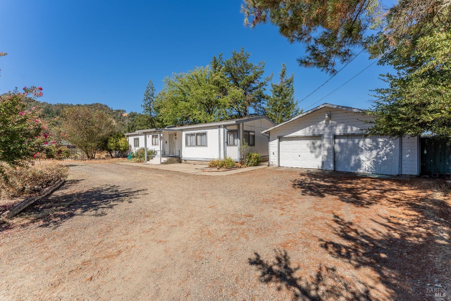 Detail Gallery Image 1 of 1 For 4040 Burke Hill Rd, Ukiah,  CA 95482 - 3 Beds | 2 Baths