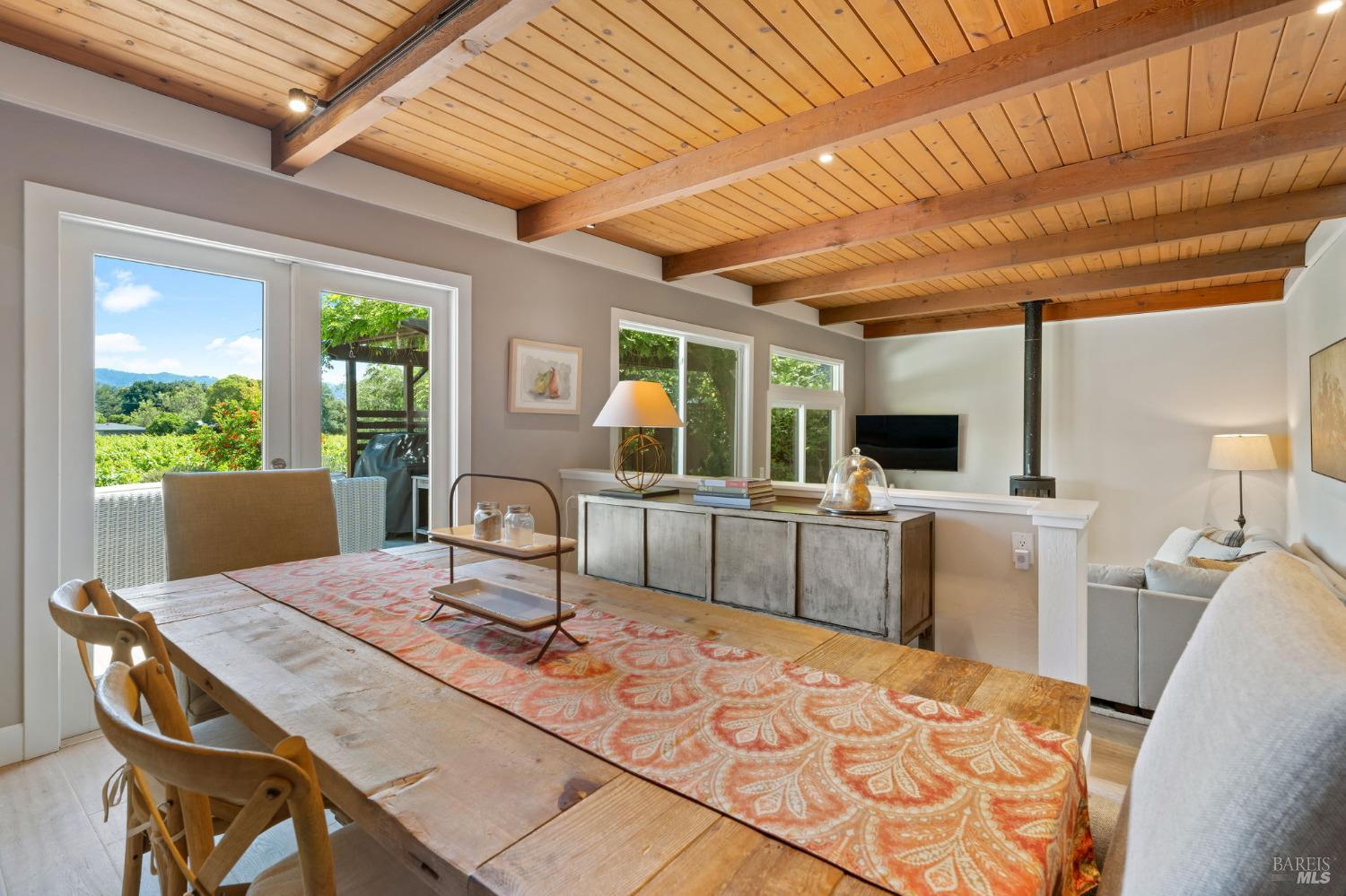 Detail Gallery Image 14 of 58 For 1134 Valley View St, Saint Helena,  CA 94574 - 3 Beds | 2 Baths