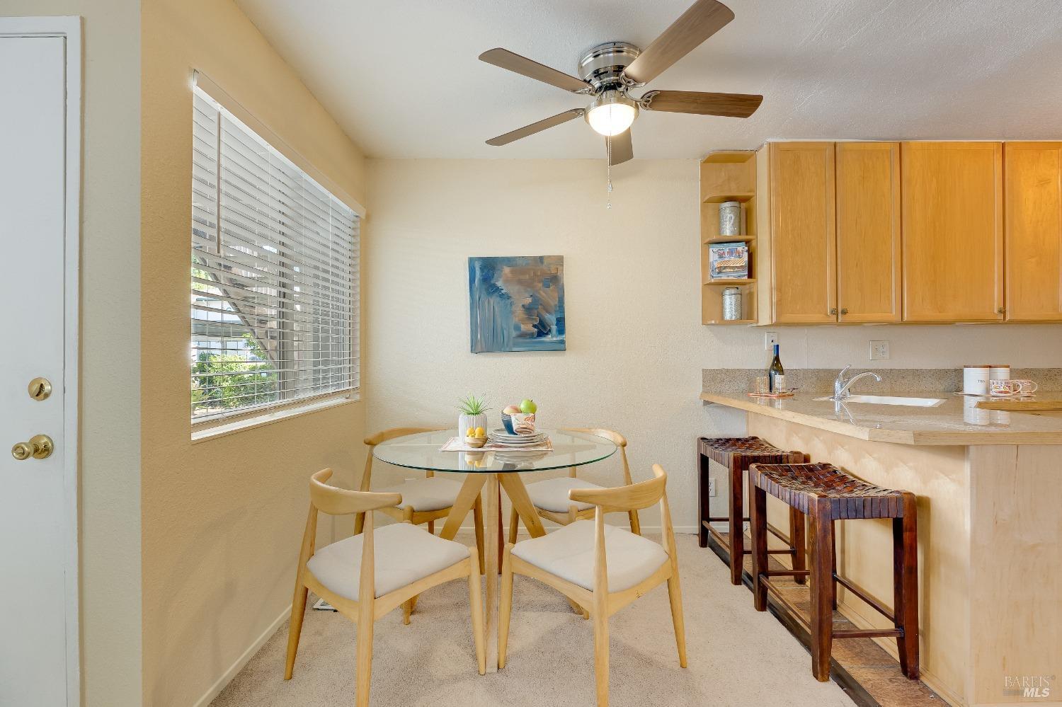 Detail Gallery Image 11 of 34 For 5450 Concord Blvd #M2,  Concord,  CA 94521 - 2 Beds | 1/1 Baths