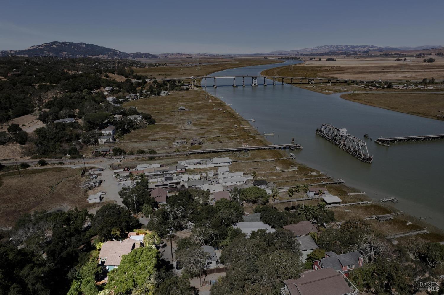 Detail Gallery Image 26 of 40 For 10 Hillside Ter, Novato,  CA 94945 - 2 Beds | 1 Baths