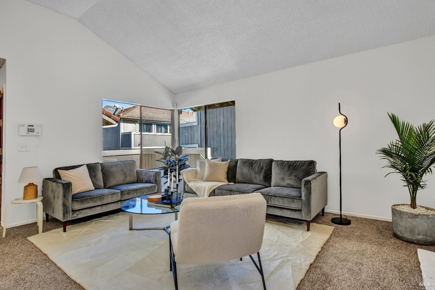 Detail Gallery Image 6 of 38 For 2890 Redwood Pkwy #72,  Vallejo,  CA 94591 - 2 Beds | 2 Baths