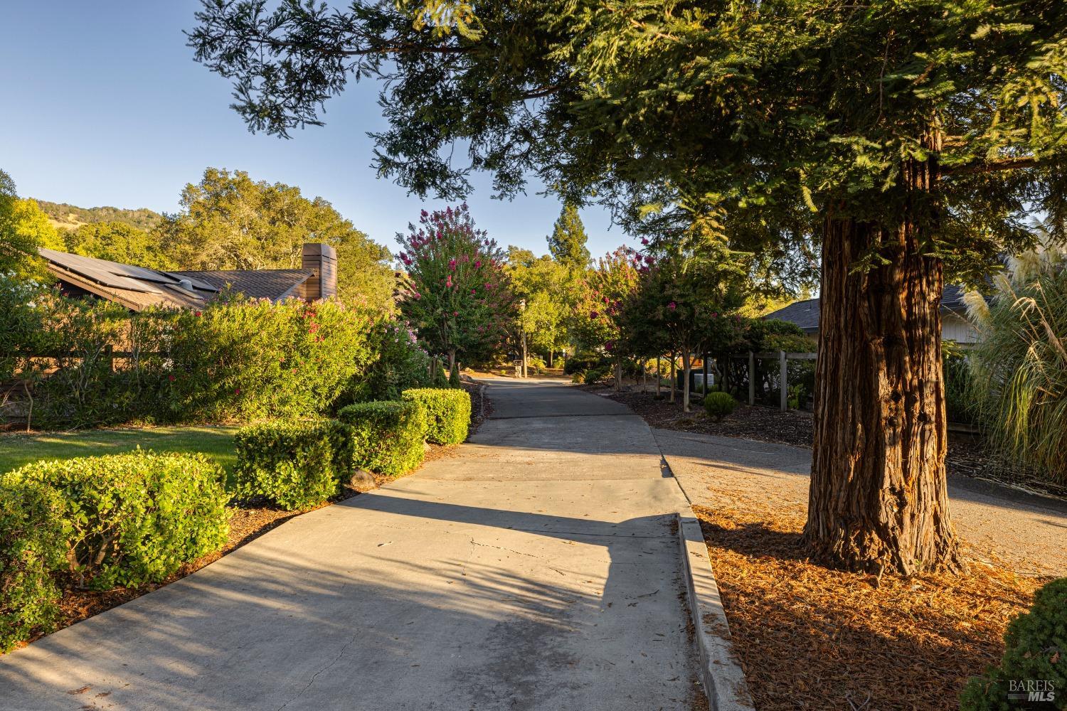 Detail Gallery Image 26 of 32 For 4711 Tee View Ct, Santa Rosa,  CA 95405 - 3 Beds | 3 Baths