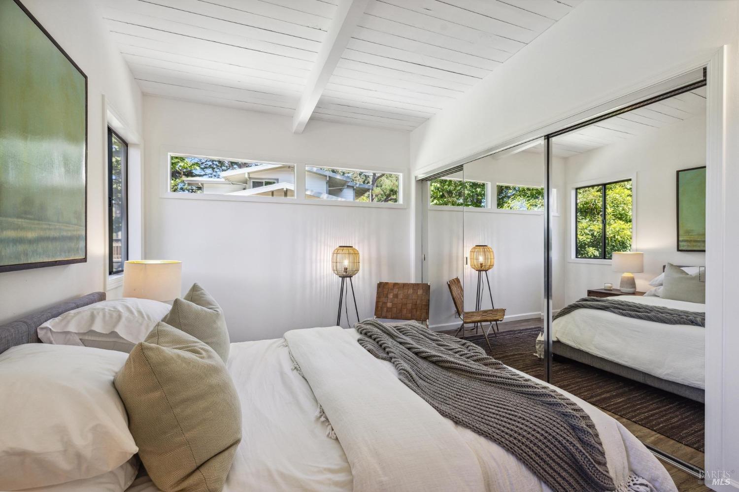 Detail Gallery Image 17 of 34 For 57 N Knoll Rd, Mill Valley,  CA 94941 - 2 Beds | 2 Baths