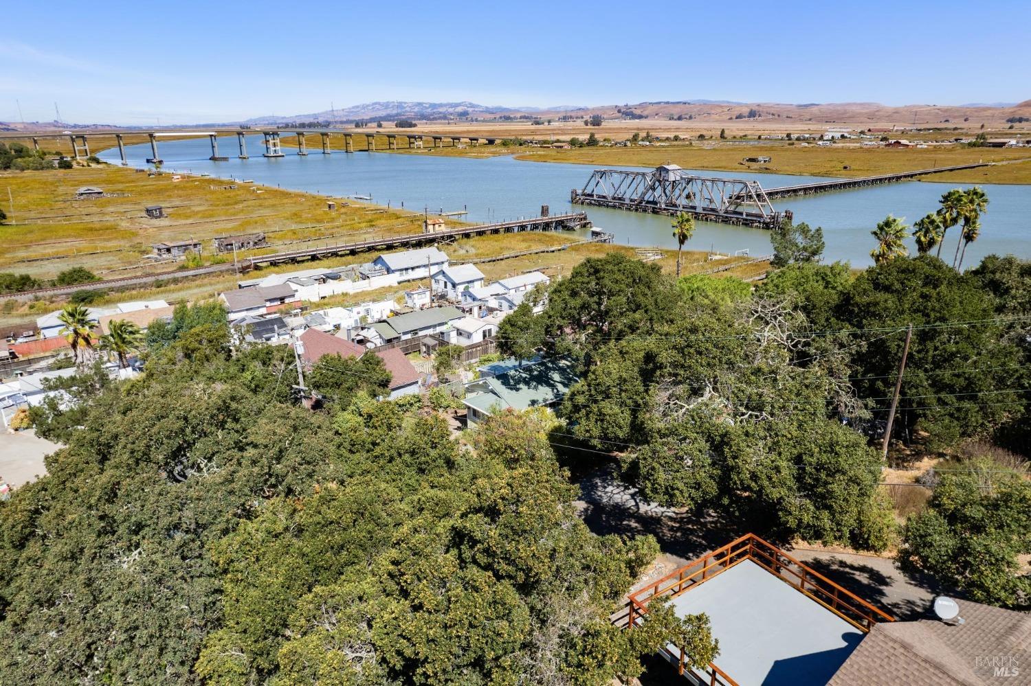 Detail Gallery Image 28 of 40 For 10 Hillside Ter, Novato,  CA 94945 - 2 Beds | 1 Baths