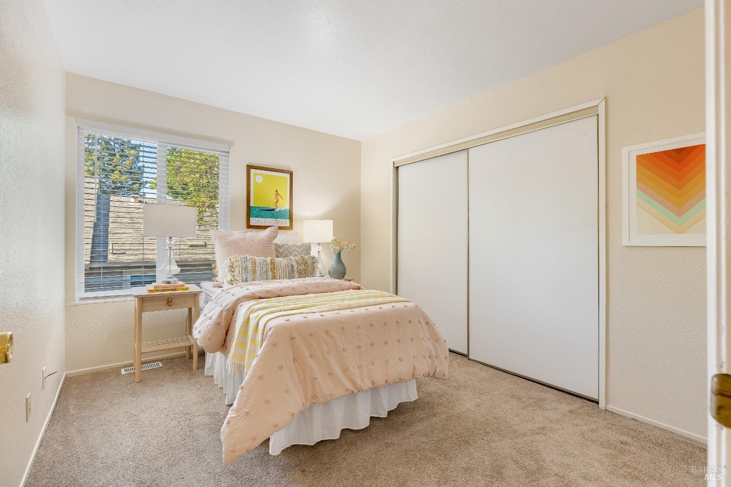 Detail Gallery Image 3 of 34 For 5450 Concord Blvd #M2,  Concord,  CA 94521 - 2 Beds | 1/1 Baths