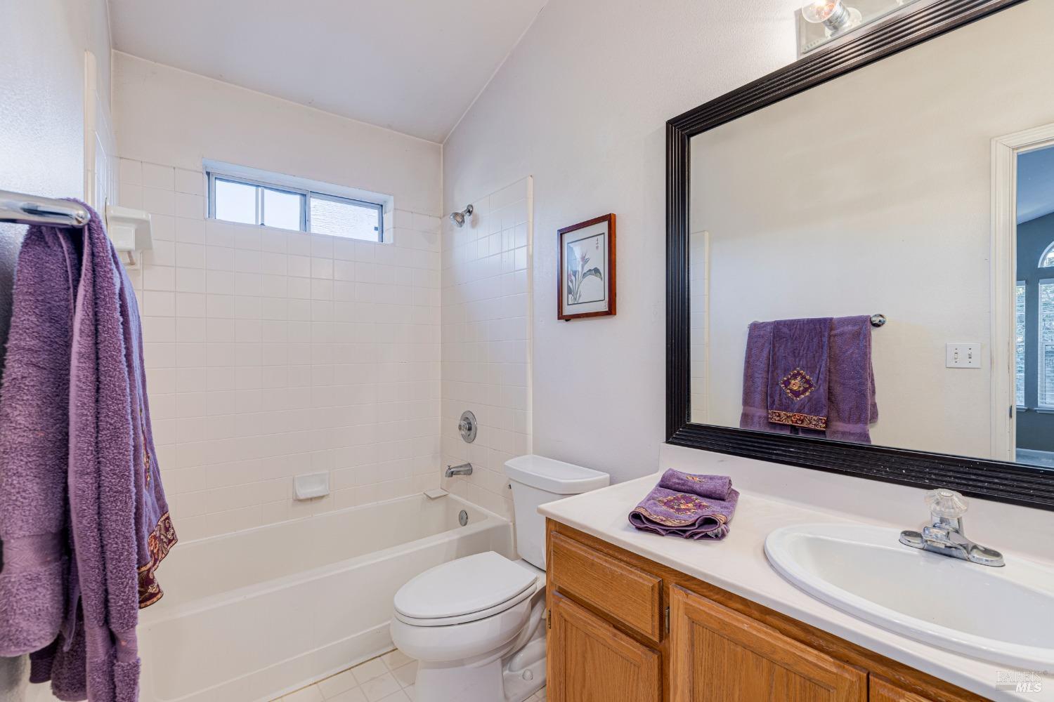 Detail Gallery Image 18 of 34 For 534 E Jasmine Cir, Santa Rosa,  CA 95407 - 3 Beds | 2/1 Baths