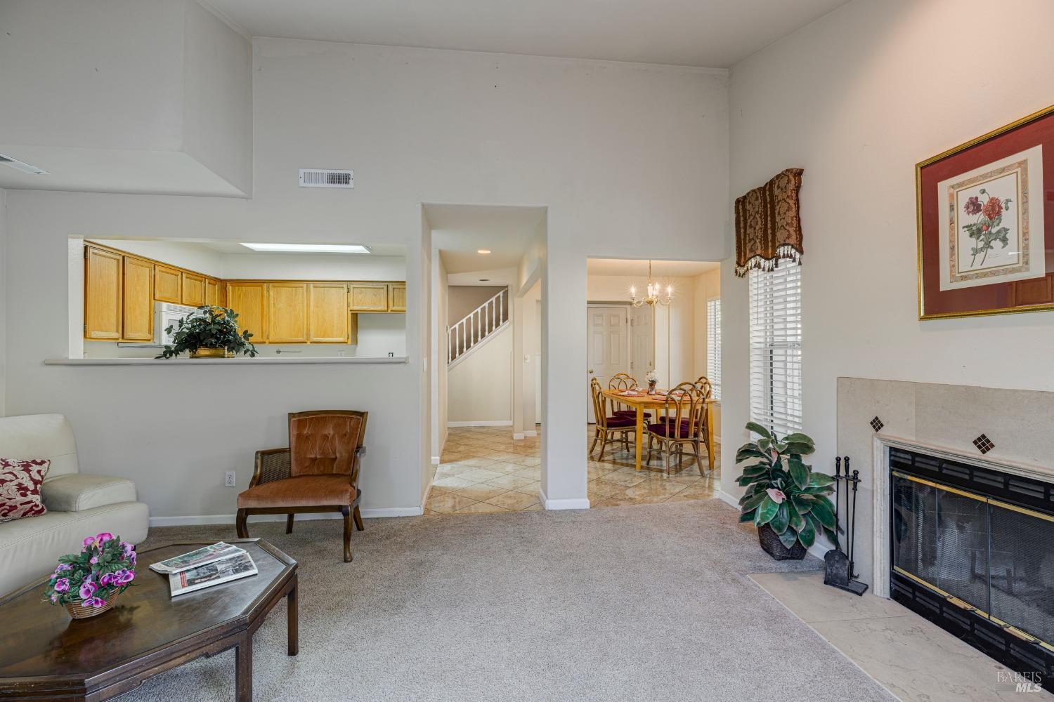 Detail Gallery Image 8 of 34 For 534 E Jasmine Cir, Santa Rosa,  CA 95407 - 3 Beds | 2/1 Baths