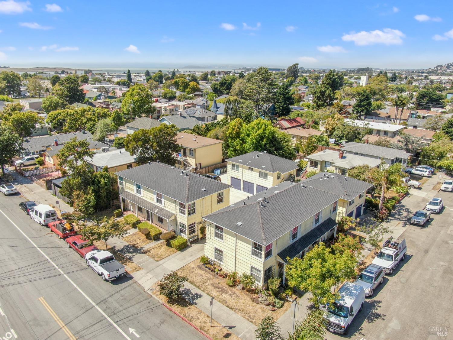 Detail Gallery Image 5 of 12 For 1744 10th St, Berkeley,  CA 94710 - – Beds | – Baths