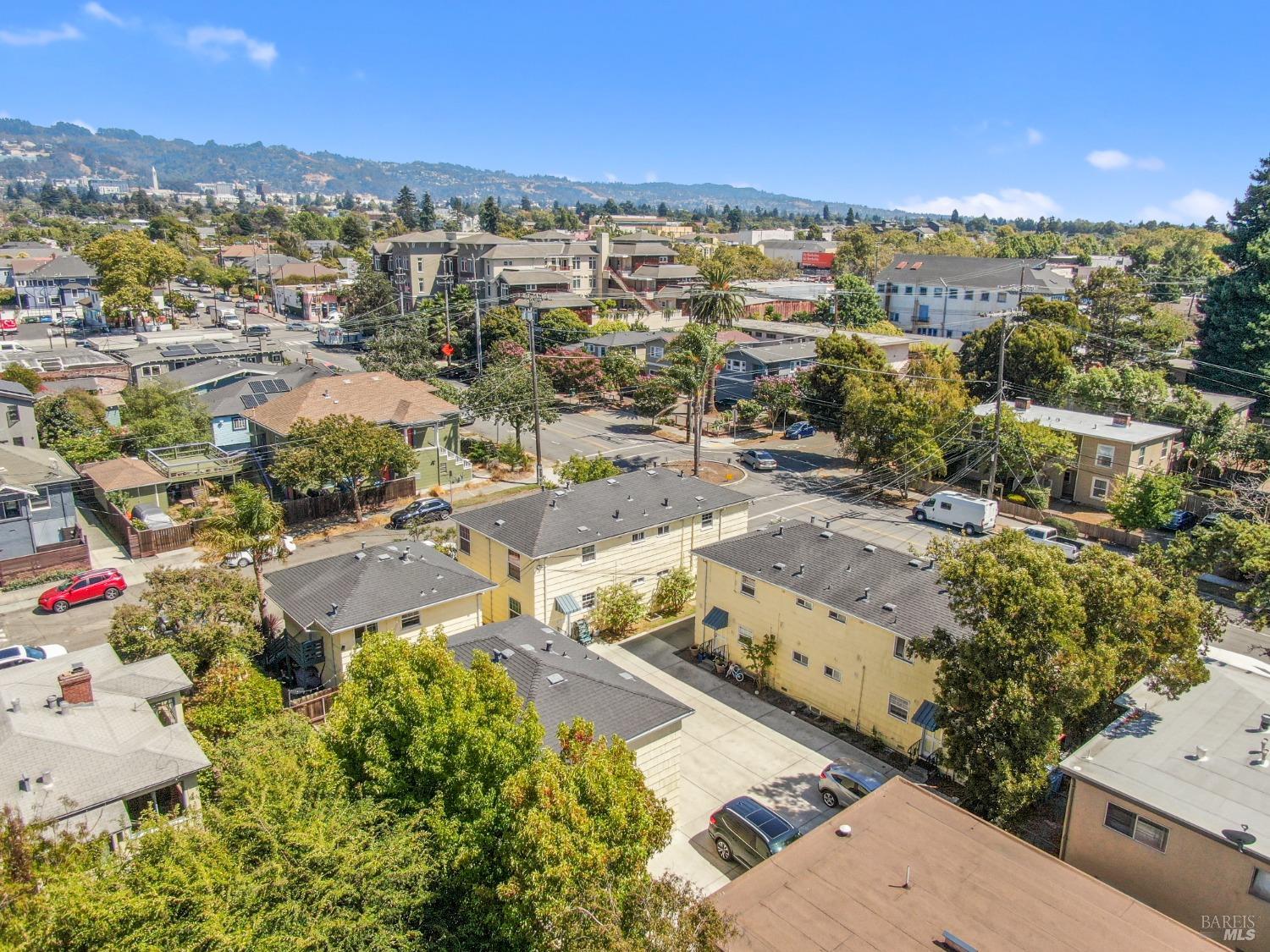 Detail Gallery Image 7 of 12 For 1744 10th St, Berkeley,  CA 94710 - – Beds | – Baths