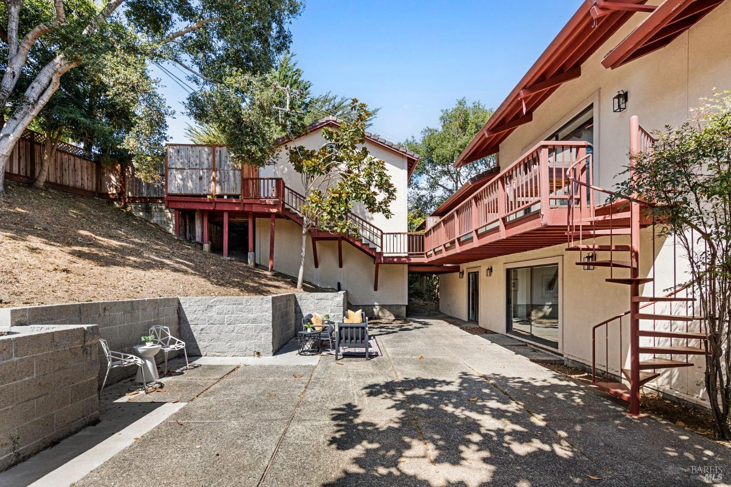 Detail Gallery Image 33 of 40 For 135 Morning Sun Ave, Mill Valley,  CA 94941 - 4 Beds | 3 Baths