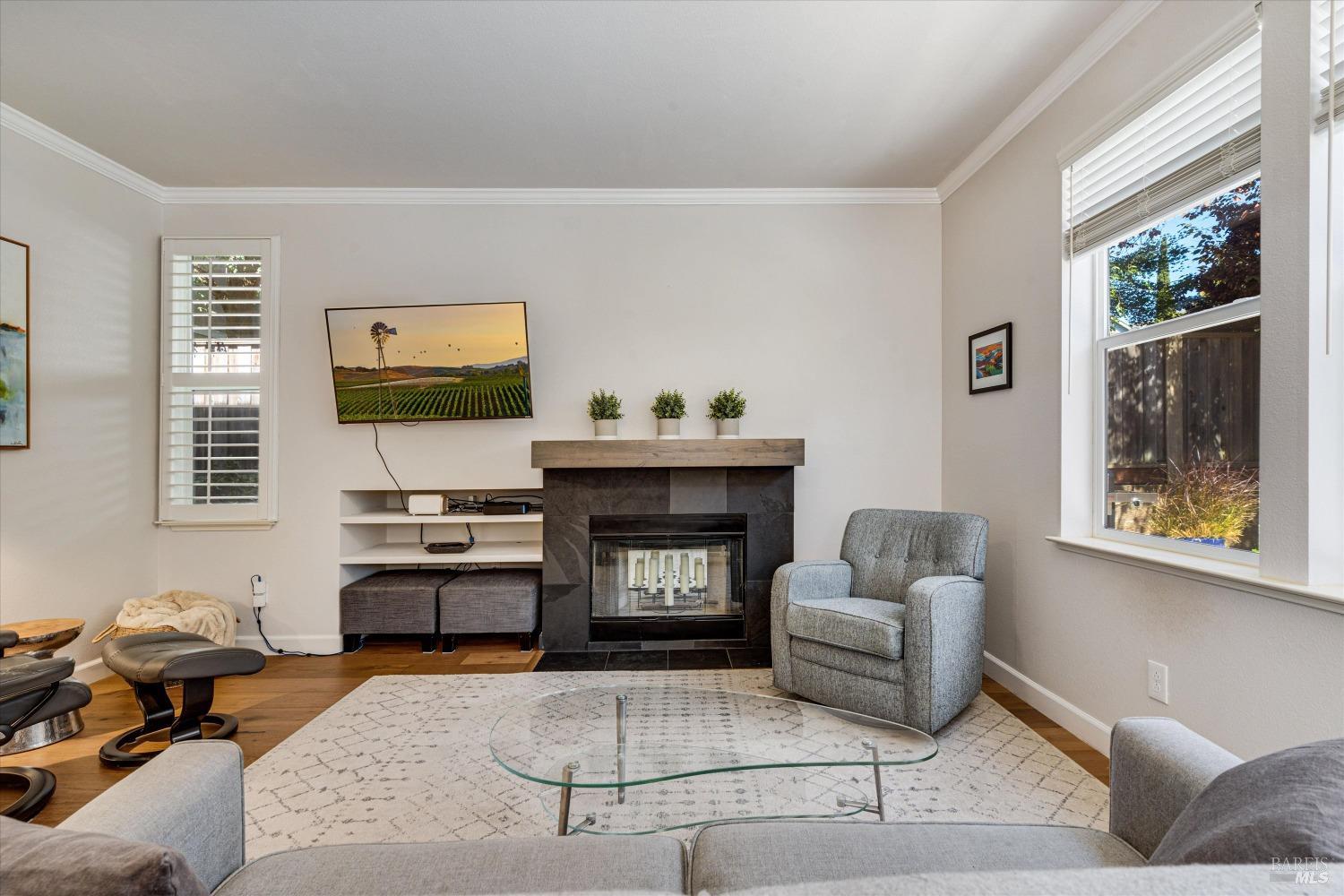 Detail Gallery Image 12 of 46 For 43 Windsor Ct, Napa,  CA 94558 - 4 Beds | 2/1 Baths