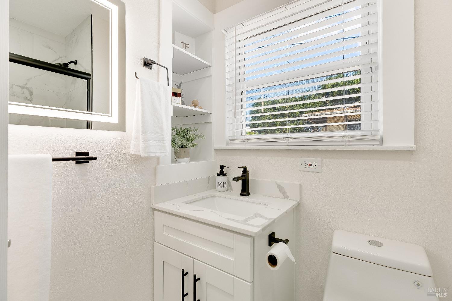 Detail Gallery Image 13 of 31 For 1714 Sacramento St, Vallejo,  CA 94590 - 2 Beds | 1 Baths