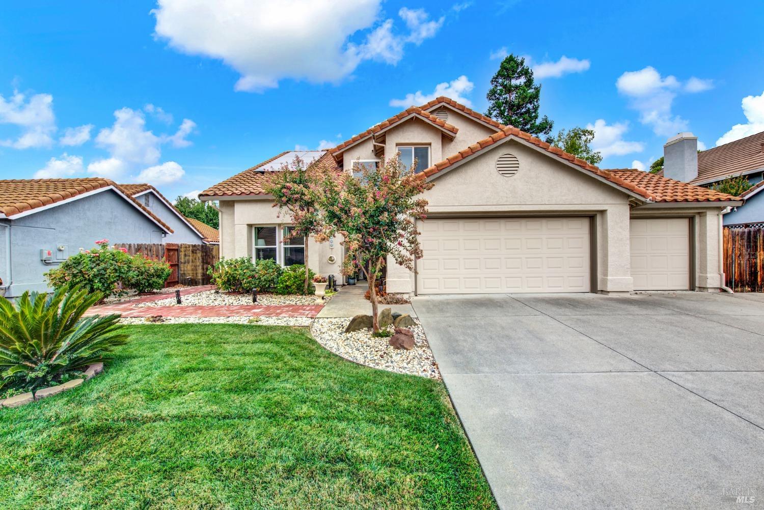 Detail Gallery Image 4 of 74 For 706 Fox Hollow Way, Vacaville,  CA 95687 - 4 Beds | 3 Baths