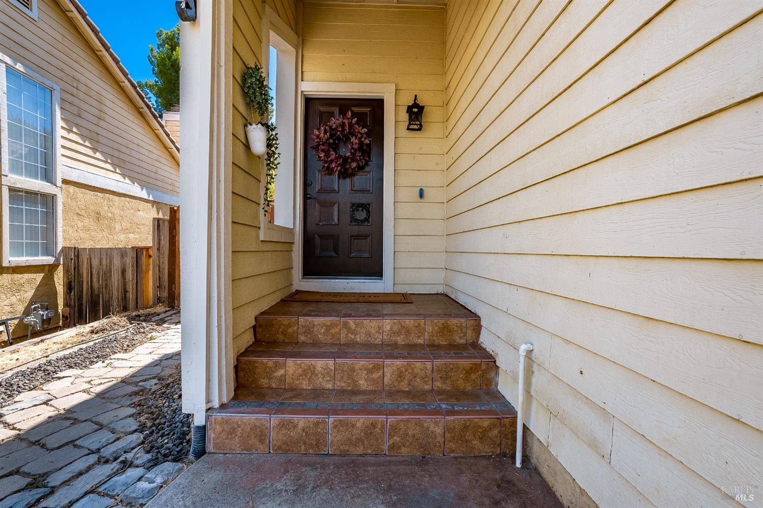 Detail Gallery Image 4 of 39 For 1619 Birdhaven Way, Pittsburg,  CA 94565 - 3 Beds | 2/1 Baths