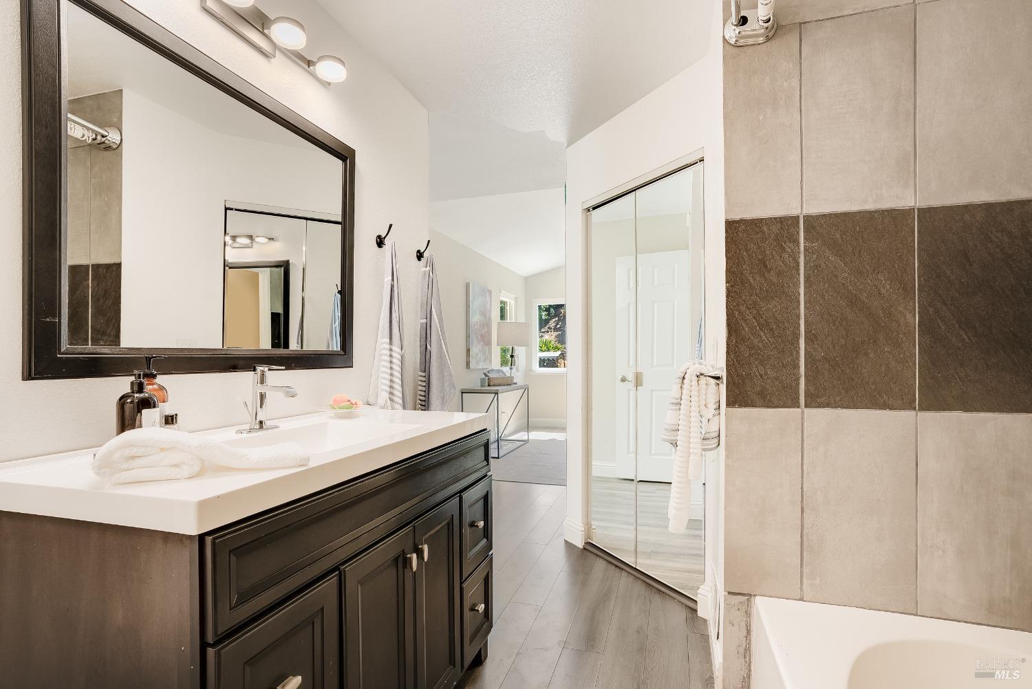 Detail Gallery Image 20 of 39 For 1619 Birdhaven Way, Pittsburg,  CA 94565 - 3 Beds | 2/1 Baths