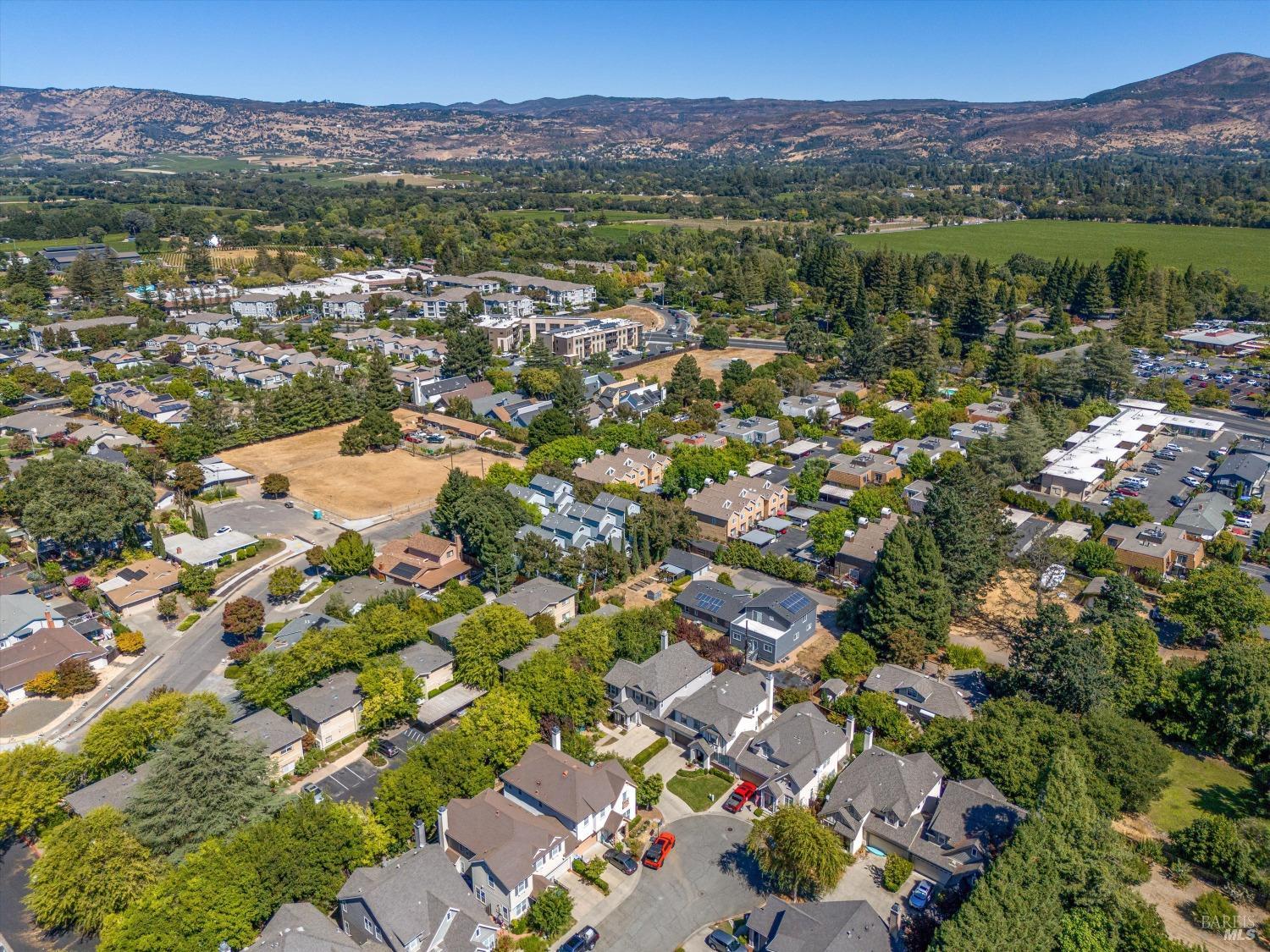 Detail Gallery Image 43 of 46 For 43 Windsor Ct, Napa,  CA 94558 - 4 Beds | 2/1 Baths