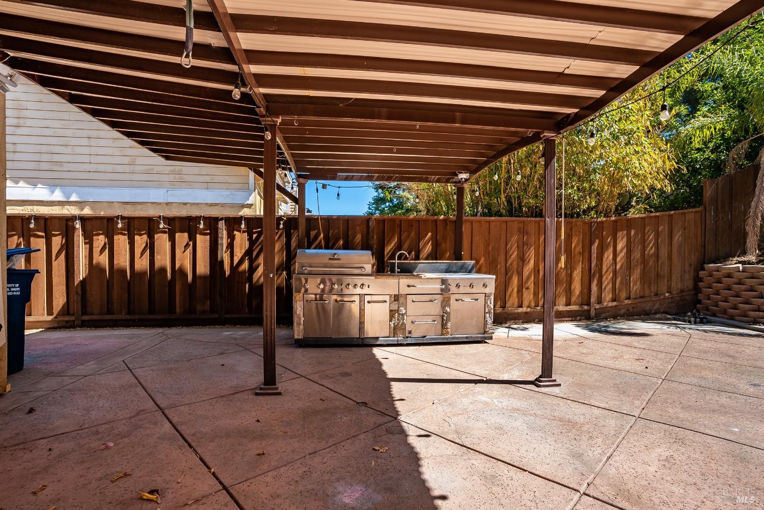 Detail Gallery Image 30 of 39 For 1619 Birdhaven Way, Pittsburg,  CA 94565 - 3 Beds | 2/1 Baths