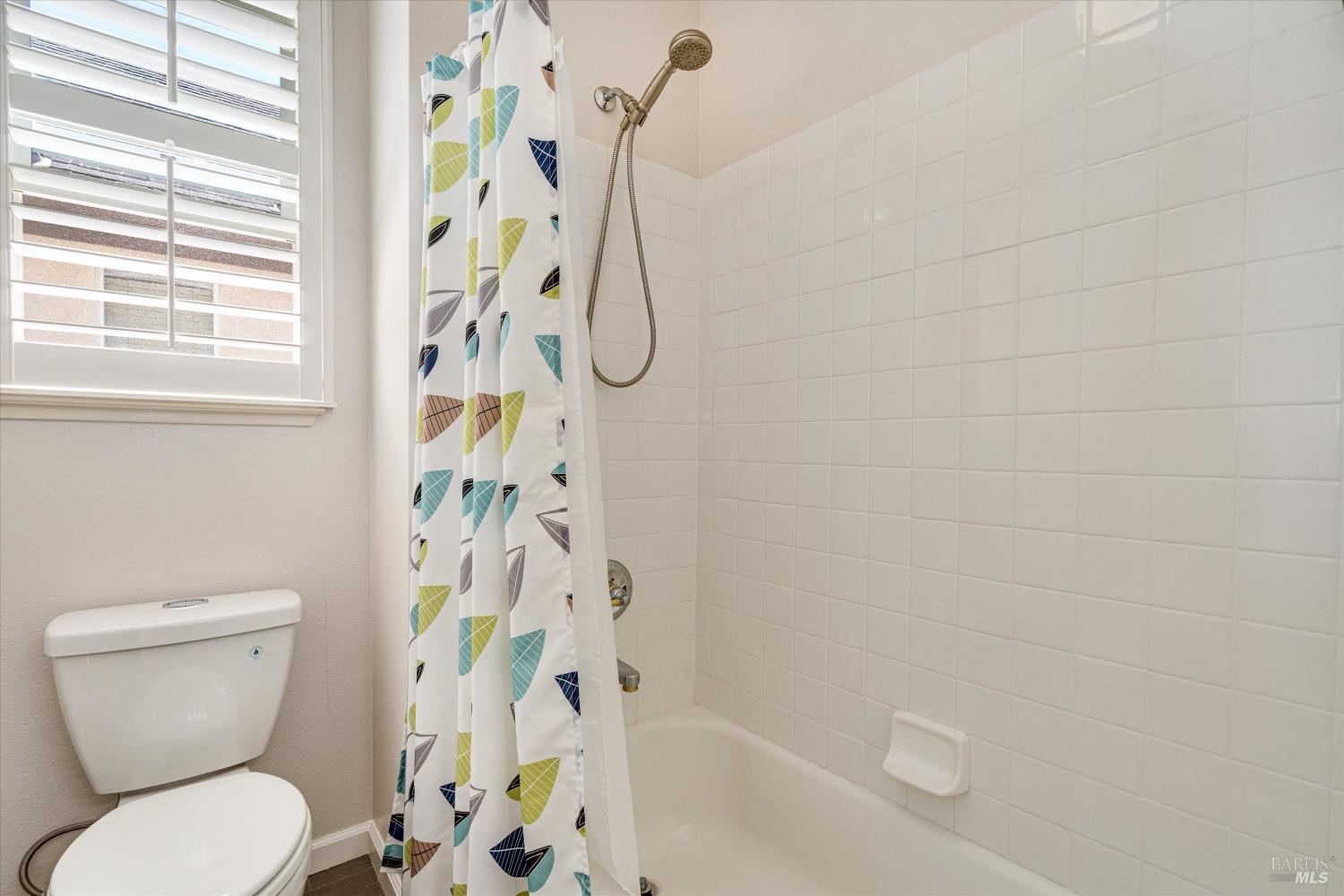 Detail Gallery Image 27 of 46 For 43 Windsor Ct, Napa,  CA 94558 - 4 Beds | 2/1 Baths