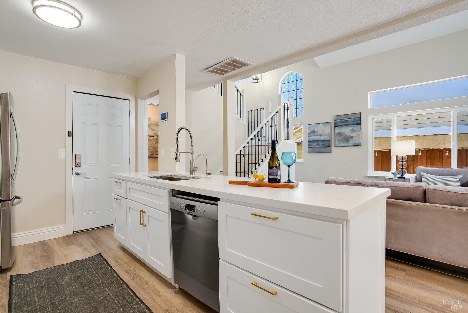 Detail Gallery Image 13 of 39 For 1619 Birdhaven Way, Pittsburg,  CA 94565 - 3 Beds | 2/1 Baths