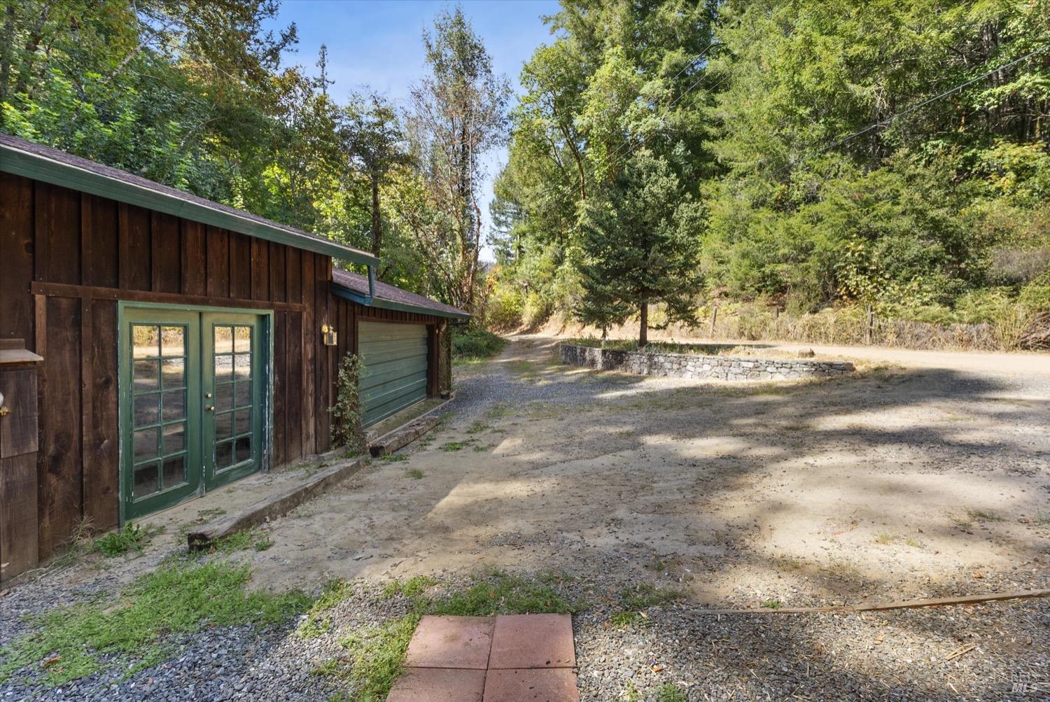 Detail Gallery Image 31 of 82 For 28381 N Highway 101 Hwy, Willits,  CA 95490 - 2 Beds | 1 Baths