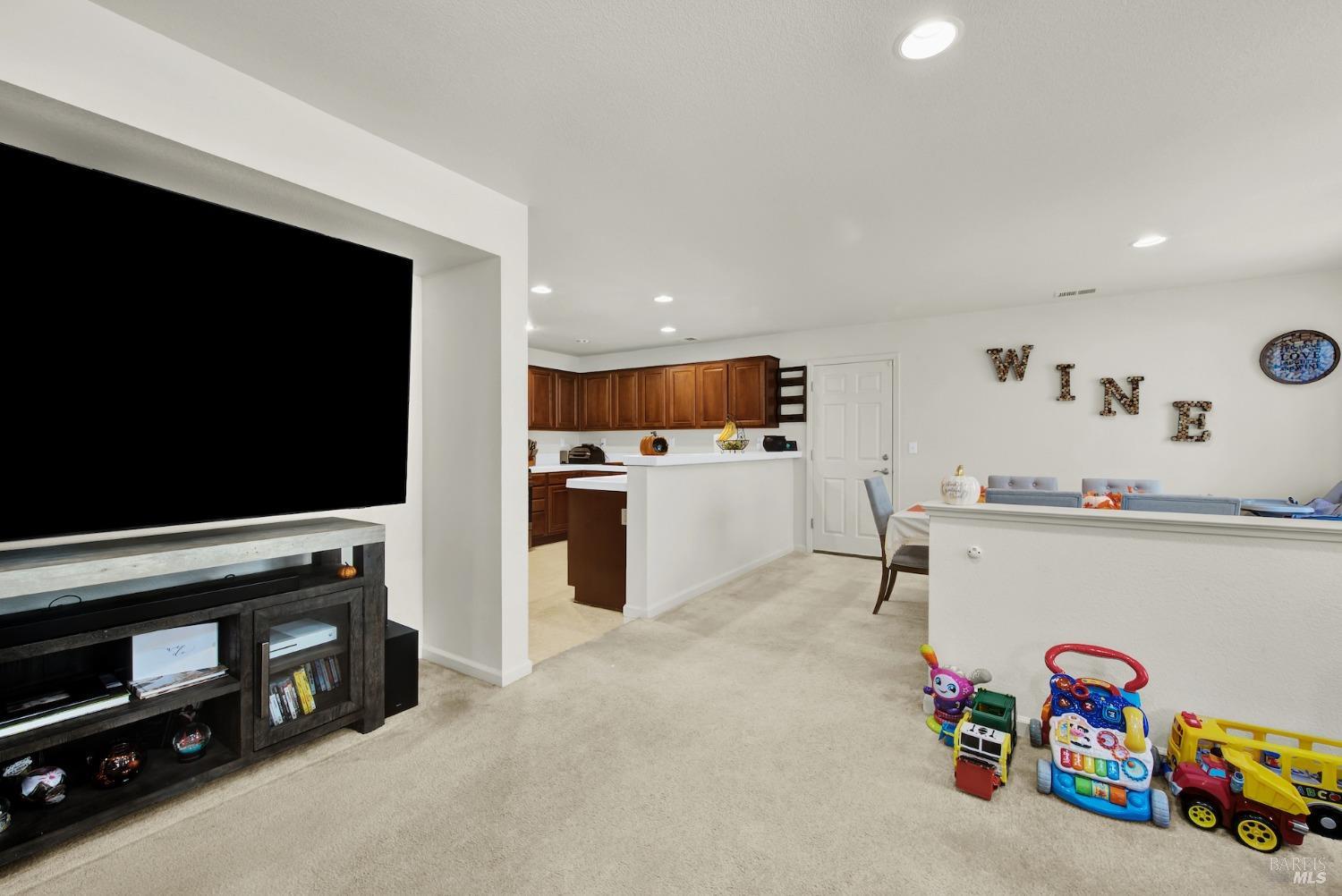 Detail Gallery Image 10 of 75 For 3143 Puffin Cir, Fairfield,  CA 94533 - 3 Beds | 2/1 Baths