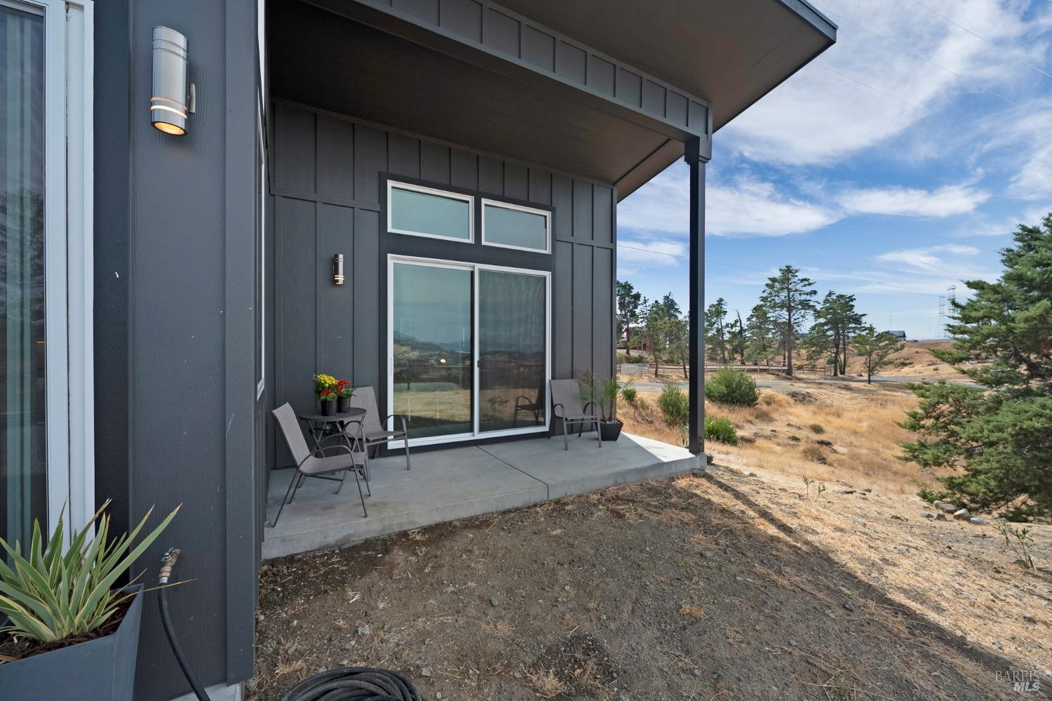 Detail Gallery Image 17 of 28 For 1946 Los Alamos Rd, Santa Rosa,  CA 95409 - 2 Beds | 2 Baths