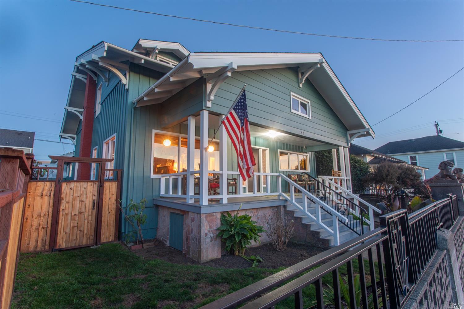 Detail Gallery Image 1 of 28 For 142 S Franklin St, Fort Bragg,  CA 95437 - 5 Beds | 2/1 Baths