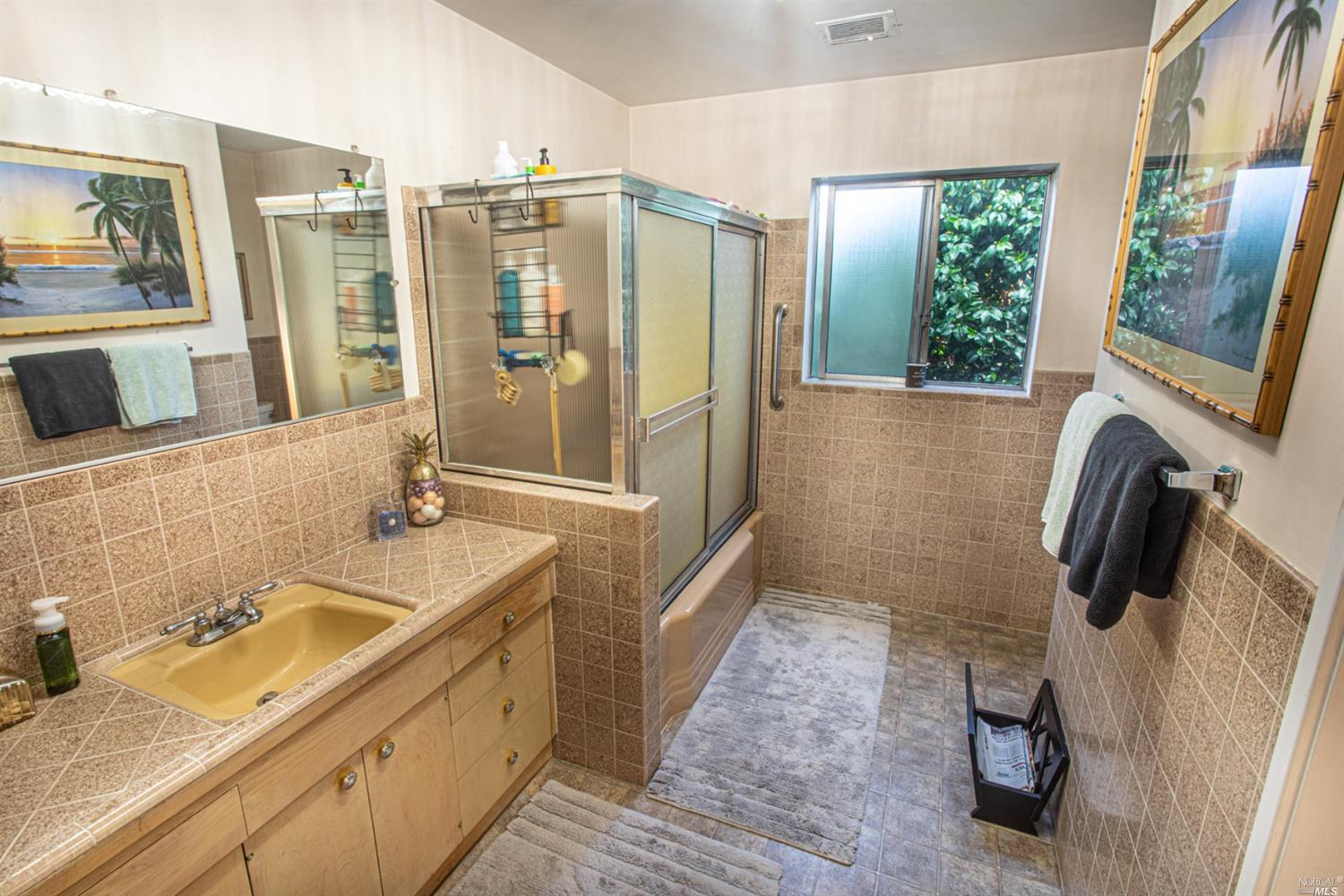 Detail Gallery Image 15 of 28 For 142 S Franklin St, Fort Bragg,  CA 95437 - 5 Beds | 2/1 Baths