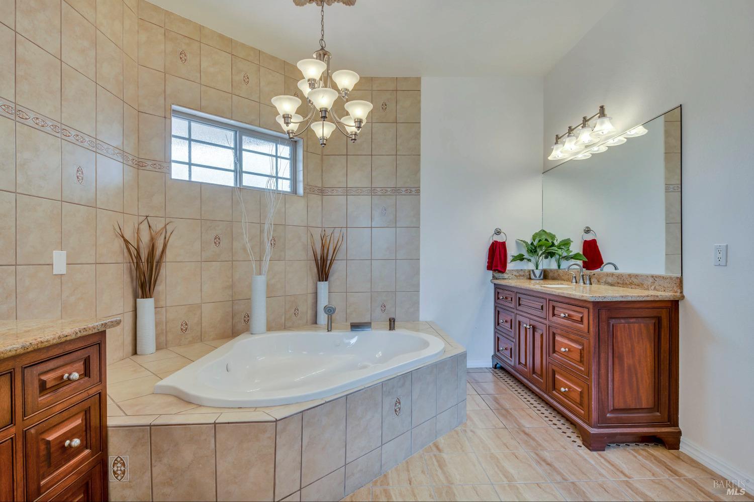 Detail Gallery Image 37 of 54 For 1055 Oak Park Way, Lakeport,  CA 95453 - 4 Beds | 4/1 Baths