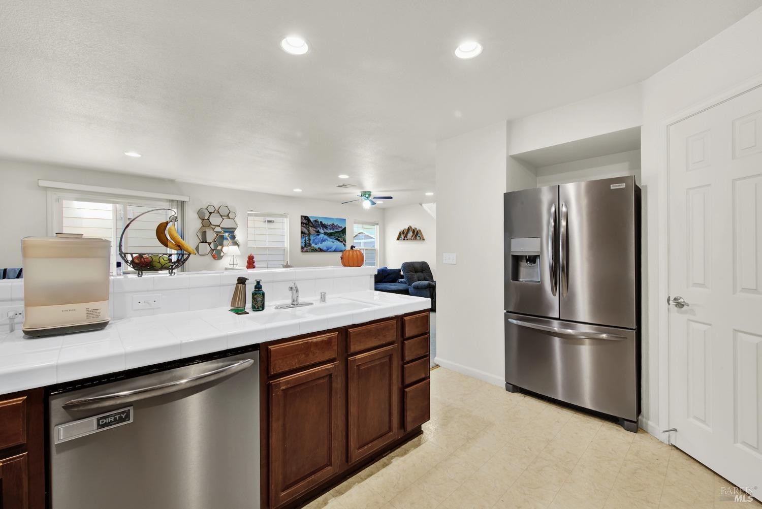 Detail Gallery Image 23 of 75 For 3143 Puffin Cir, Fairfield,  CA 94533 - 3 Beds | 2/1 Baths