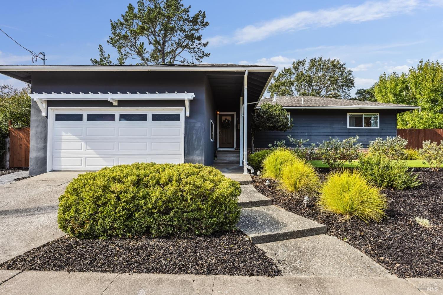 Detail Gallery Image 1 of 1 For 2 Harding Dr, Novato,  CA 94947 - 3 Beds | 2 Baths