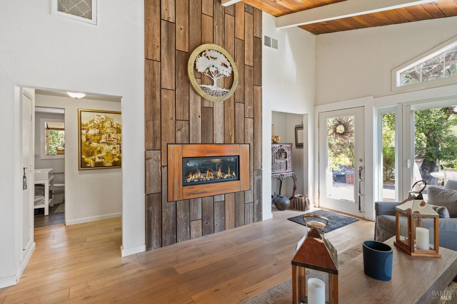 Detail Gallery Image 3 of 32 For 15655 Norton Rd, Healdsburg,  CA 95448 - 2 Beds | 1 Baths