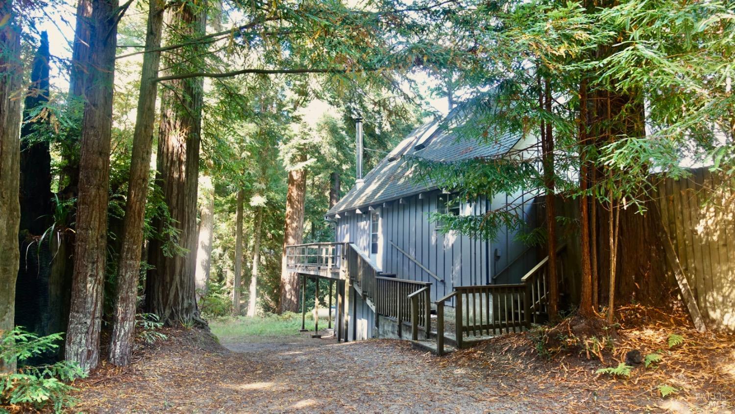 Detail Gallery Image 2 of 25 For 17300 Redwood Springs Dr, Fort Bragg,  CA 95437 - 3 Beds | 2 Baths