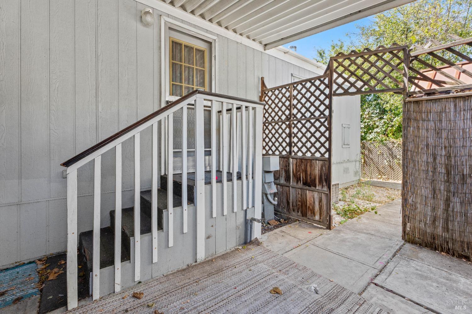 Detail Gallery Image 13 of 17 For 700 E Gobbi St 6, Ukiah,  CA 95482 - 2 Beds | 1/1 Baths