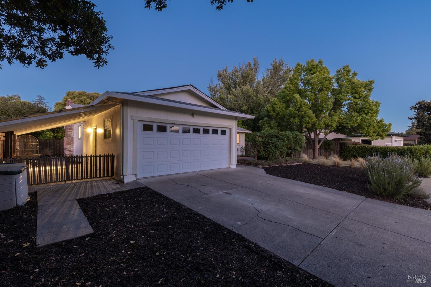 Detail Gallery Image 2 of 38 For 18740 School St, Sonoma,  CA 95476 - 4 Beds | 2 Baths