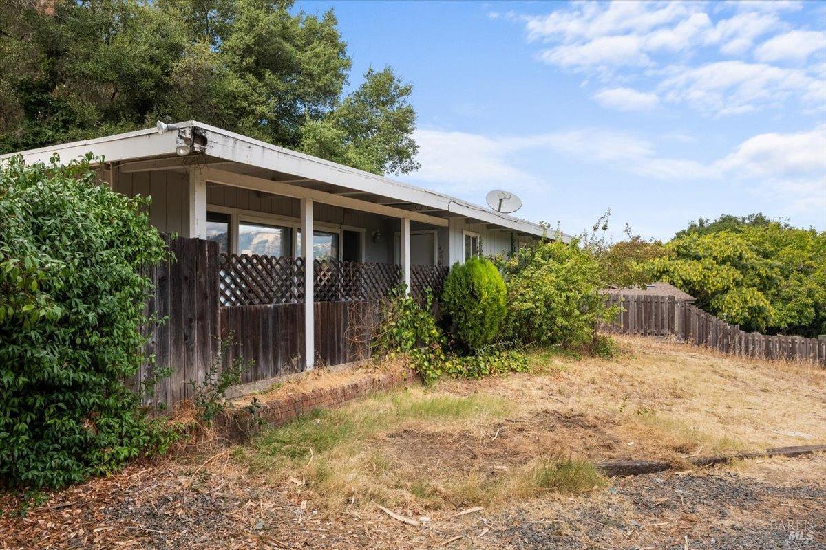 Detail Gallery Image 2 of 10 For 155 Patteson Ct, Geyserville,  CA 95441 - 2 Beds | 1/1 Baths