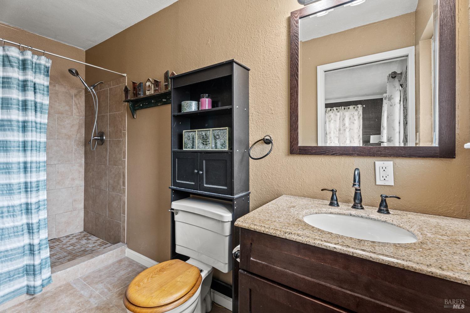 Detail Gallery Image 17 of 21 For 75 Fairview Ct, Ukiah,  CA 95482 - 3 Beds | 2 Baths