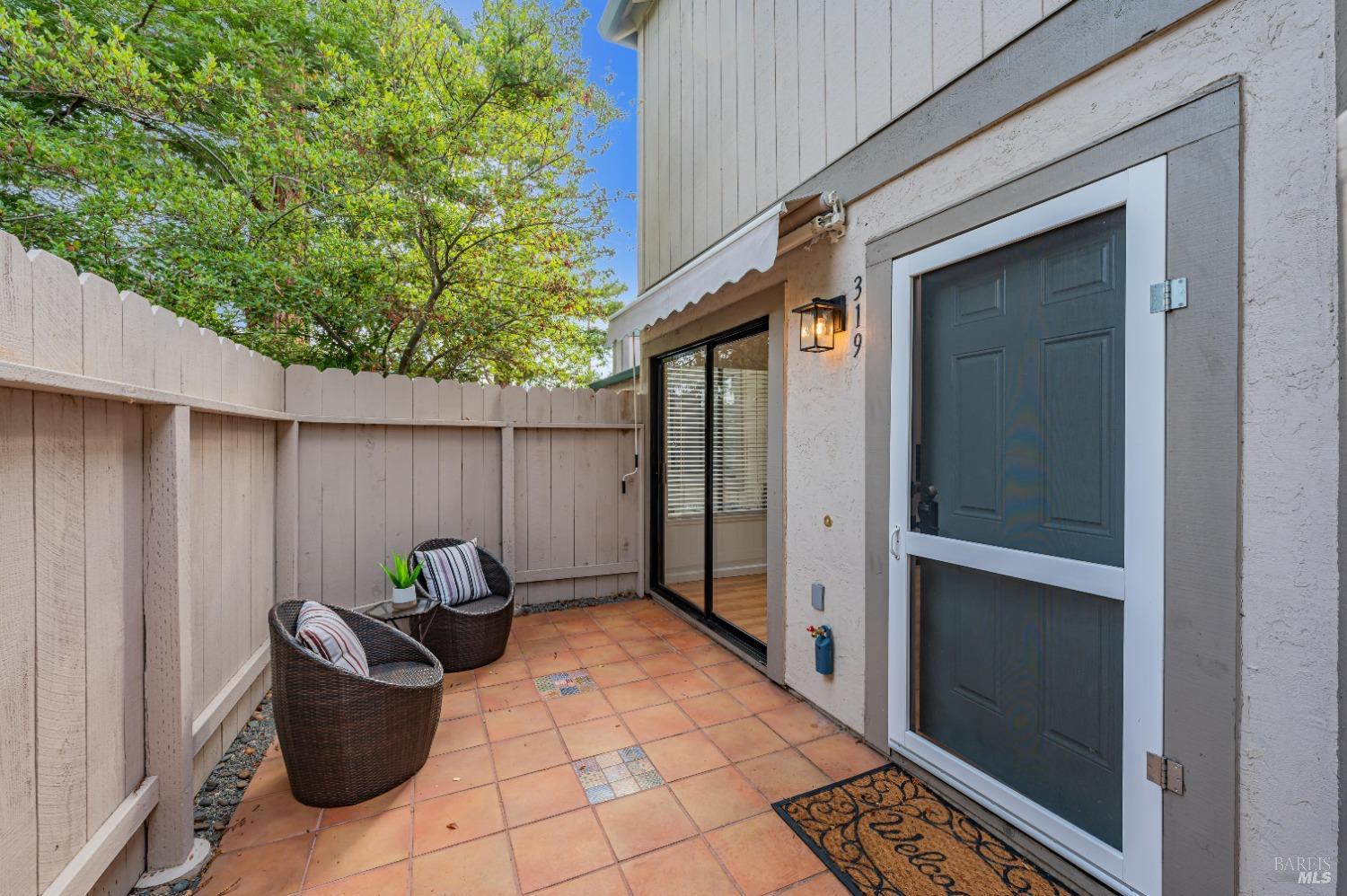 Detail Gallery Image 2 of 29 For 319 Silvio Ln, Novato,  CA 94947 - 2 Beds | 1 Baths