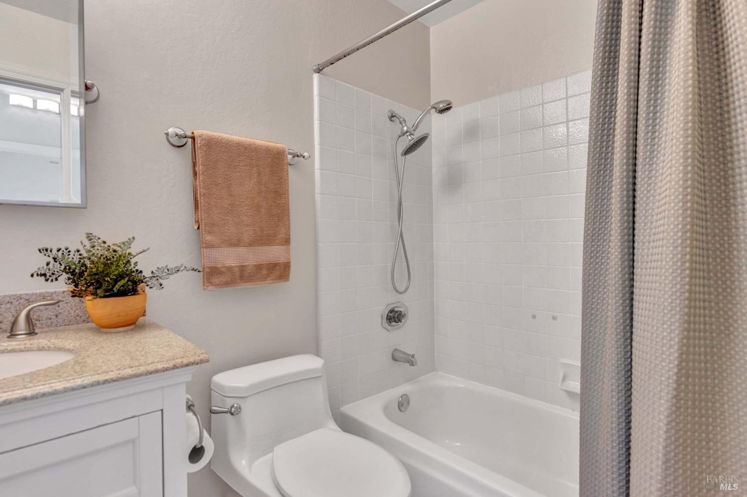 Detail Gallery Image 45 of 71 For 368 Marina Village Way, Benicia,  CA 94510 - 3 Beds | 2/1 Baths