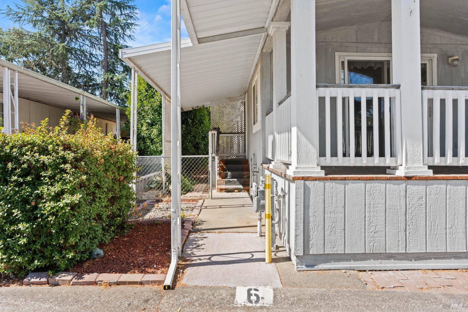 Detail Gallery Image 14 of 17 For 700 E Gobbi St 6, Ukiah,  CA 95482 - 2 Beds | 1/1 Baths