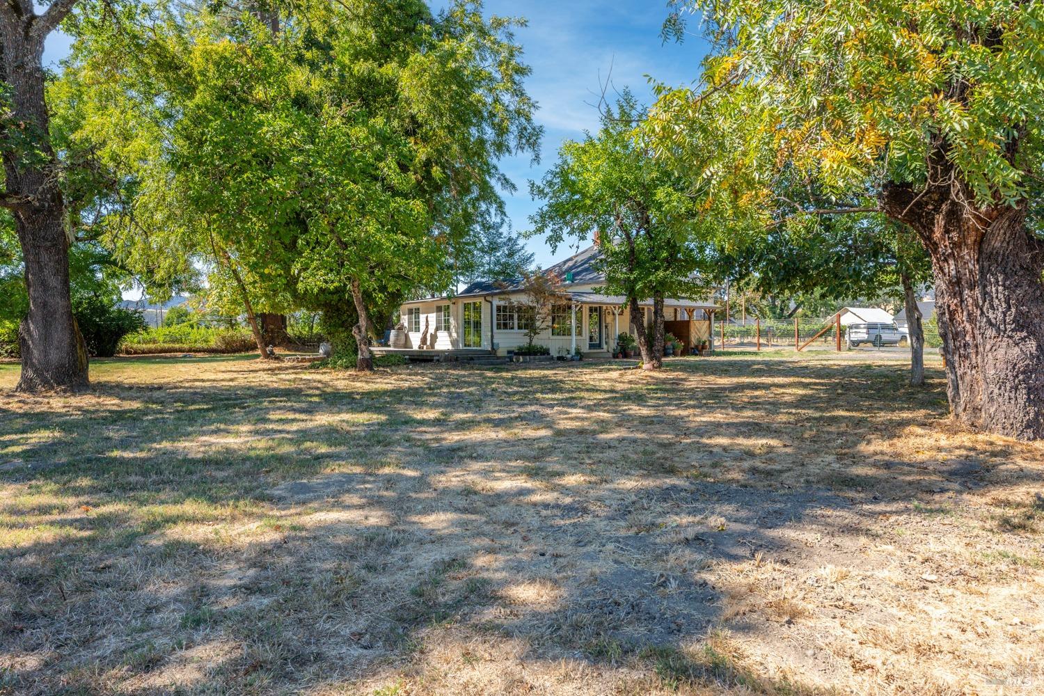 Detail Gallery Image 2 of 30 For 9901 Gibson Ln, Potter Valley,  CA 95469 - 3 Beds | 2 Baths